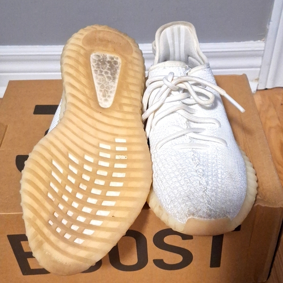 Authentic Adidas Yeezy Boost 350 V2 - Picture 2 of 3